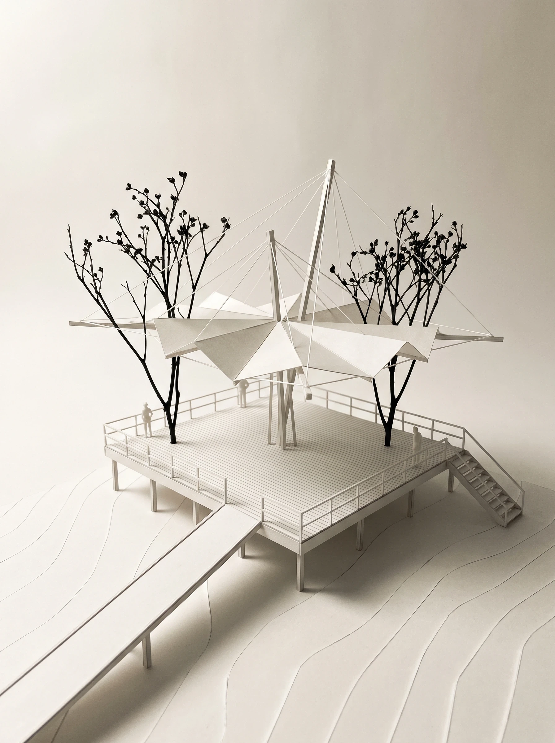 白色悬挑观景亭模型，综合公共建筑 AI 设计参考