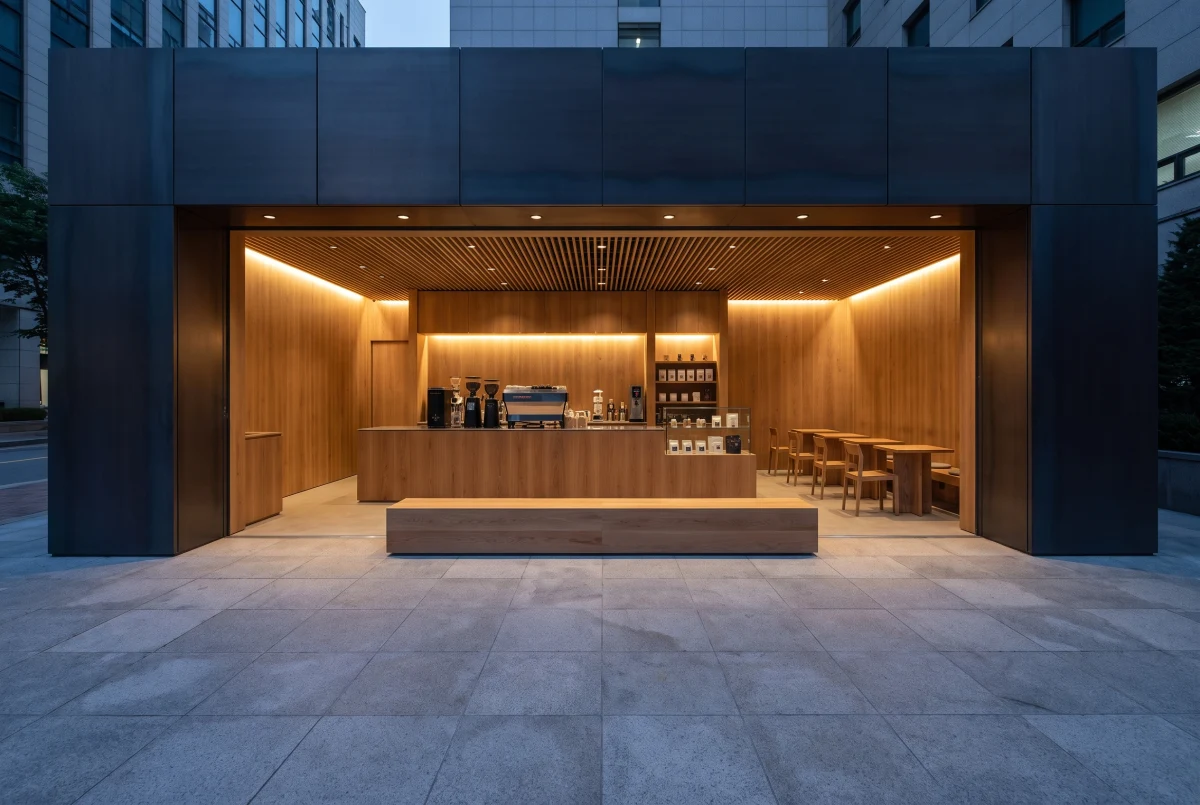 温暖木质现代咖啡厅，餐饮 AI 设计参考