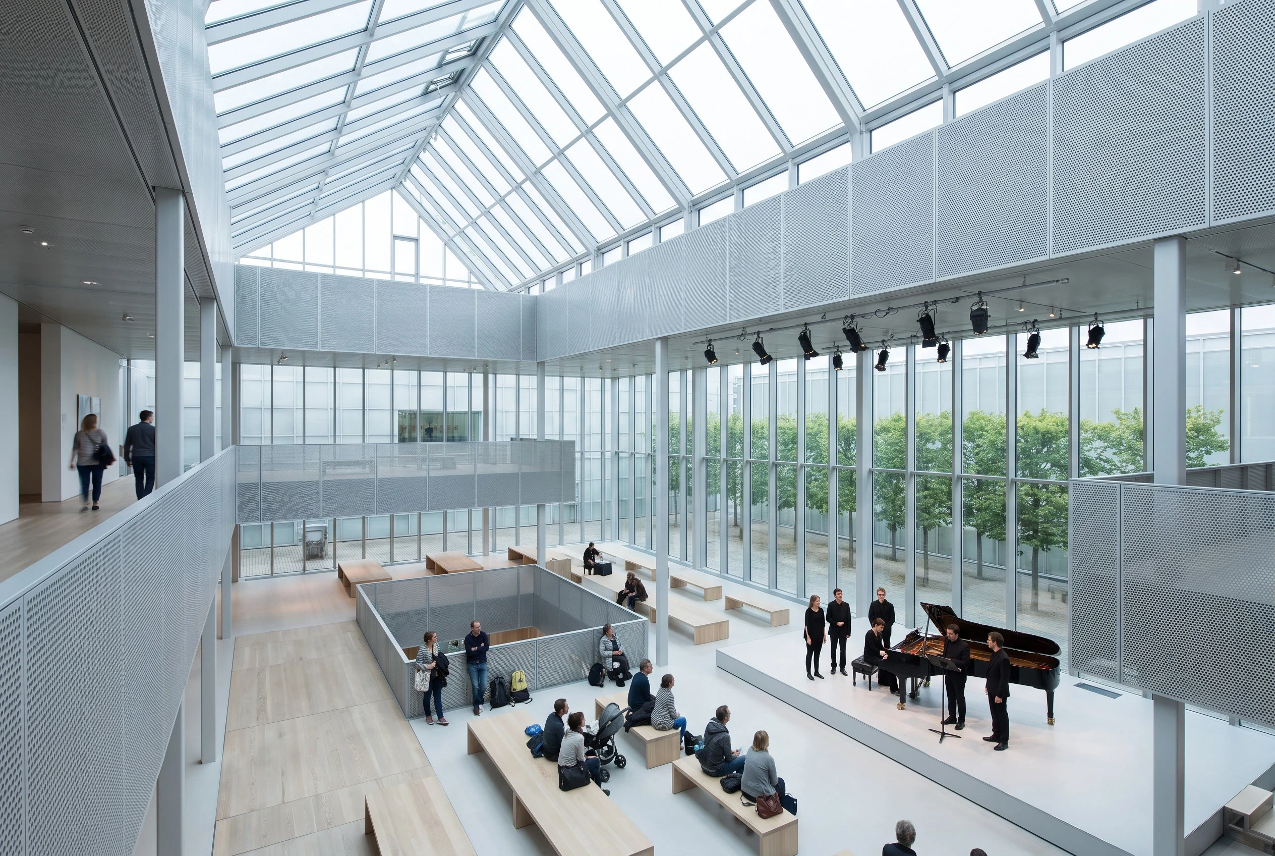 通高中庭展陈空间，文化展陈 AI 设计参考