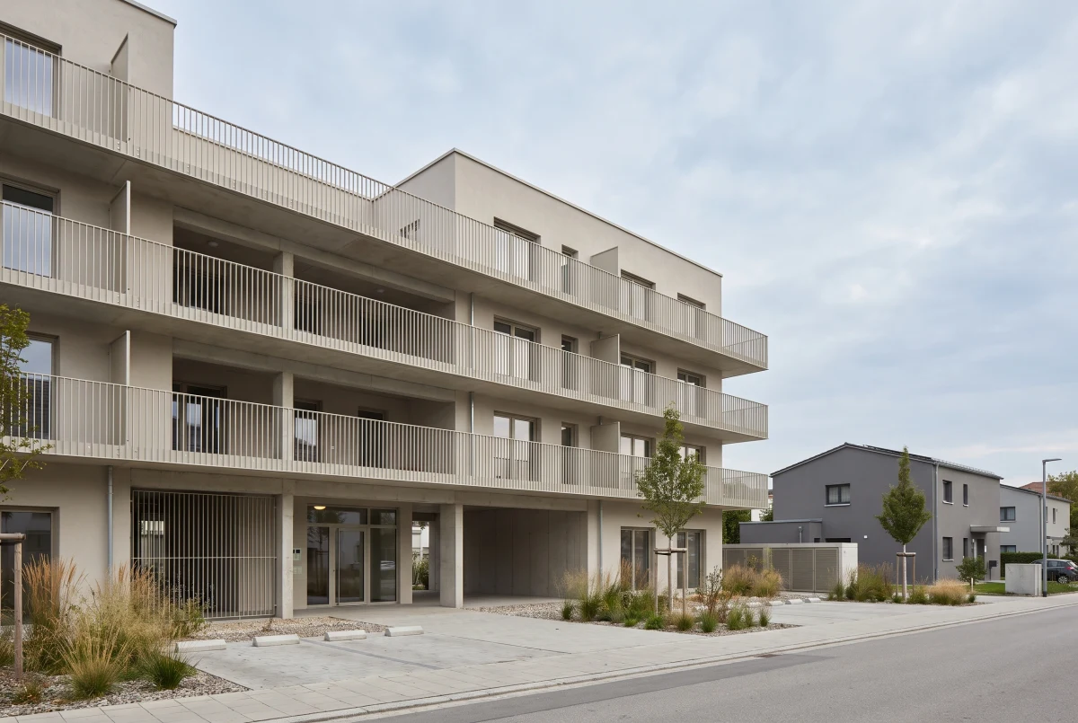 浅色阳台住宅群建筑渲染，住宅 AI 设计参考